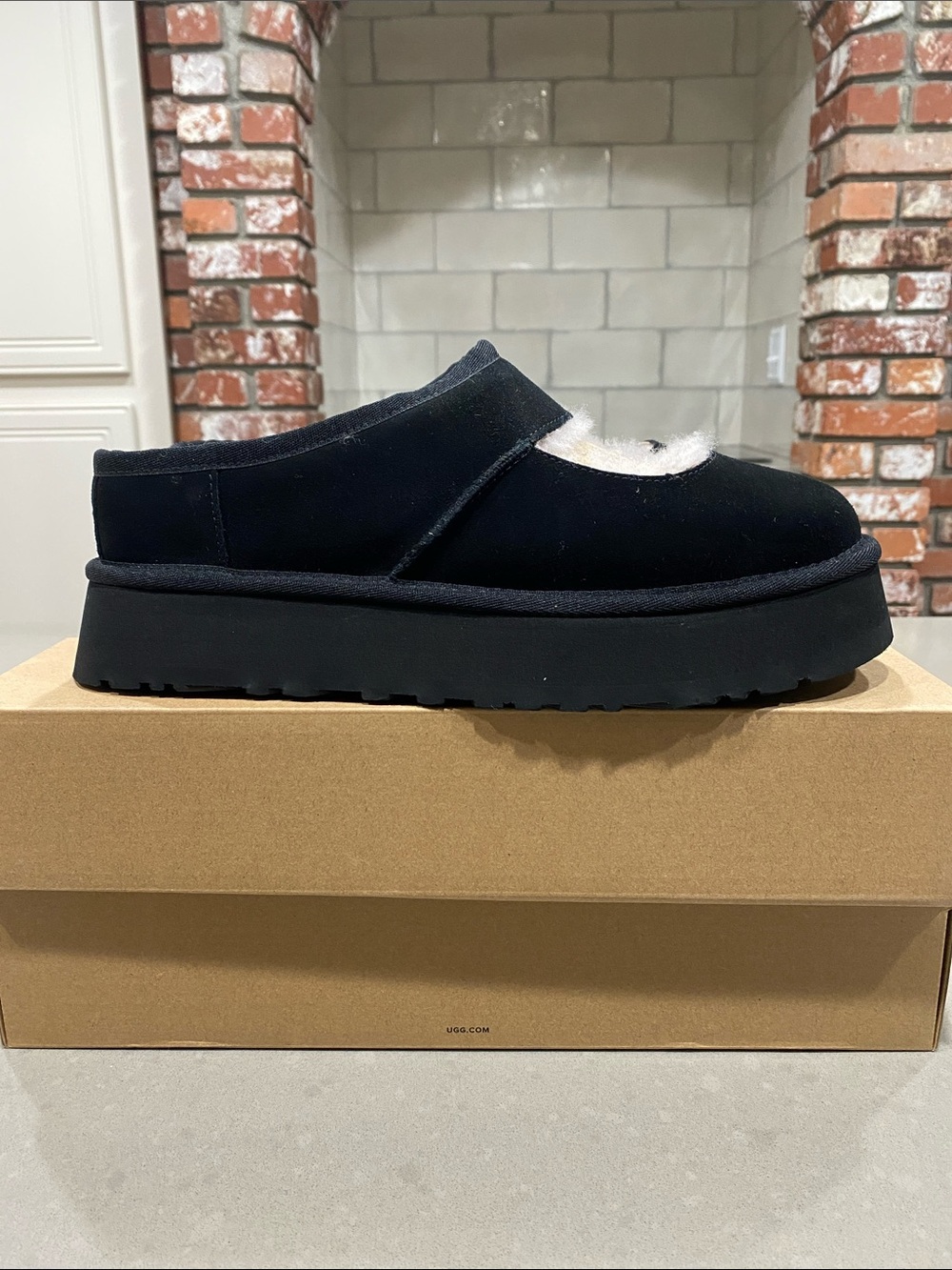 NIB ugg bae mary jane womens size 11